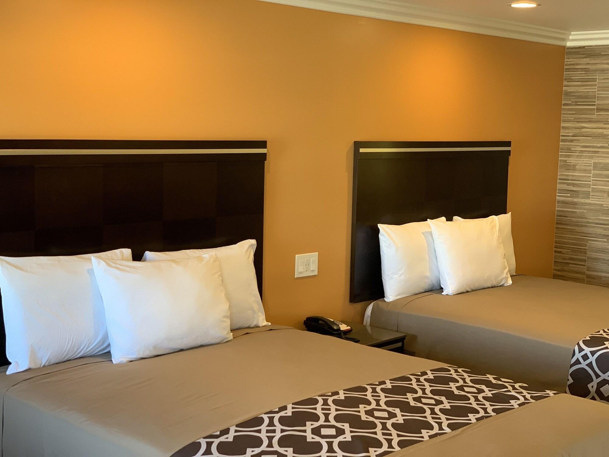 Ontario Inn & Suites Монтклер Екстер'єр фото