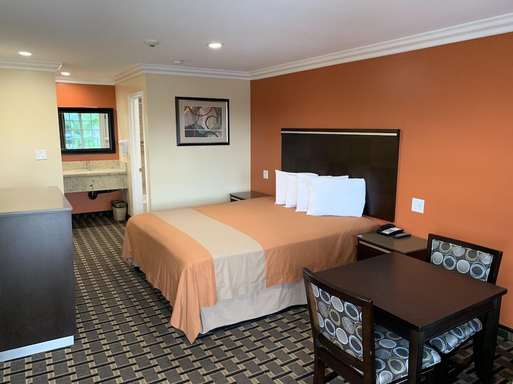 Ontario Inn & Suites Монтклер Екстер'єр фото