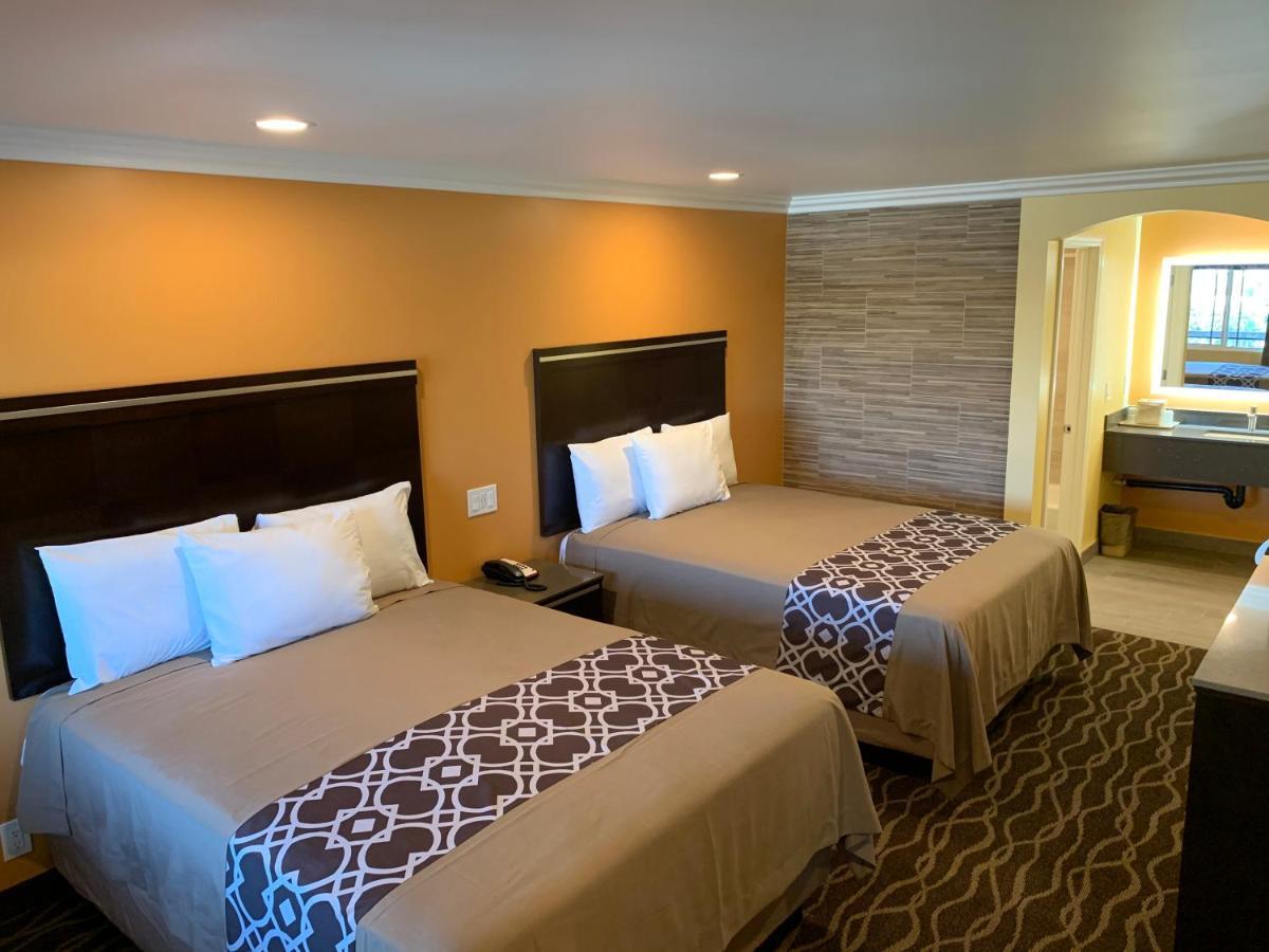 Ontario Inn & Suites Монтклер Екстер'єр фото